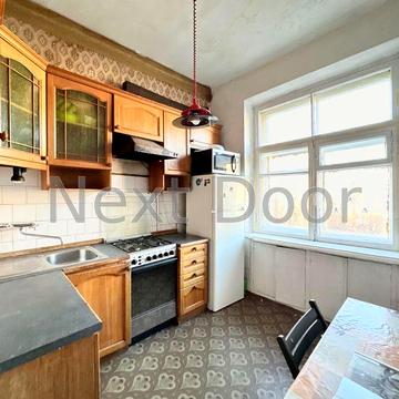 2-к “сталінка” на пр. Берестейському, 77-А. Метро Святошин