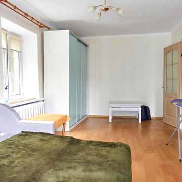 Антоновича вул. (Горького), 170/172