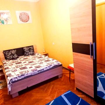 Волинська вул., 8