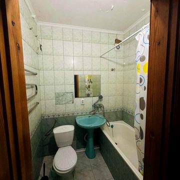 Виставка, вул. Озерна. Будинок 2000-х р