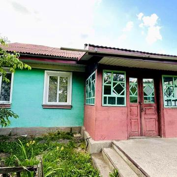 Будинок з великою ділянкою та літньою кухнею 40845