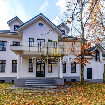 Михайла Чалого вул.