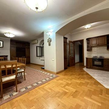 КИЇВ/Саксаганського 29. Продаж 3-кімнатної квартири 125м2/з меблями