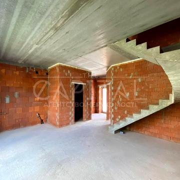 Сім’ї Шкарівських вул., 12