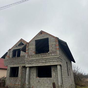 Продаж не добудованого булинку в Горянах