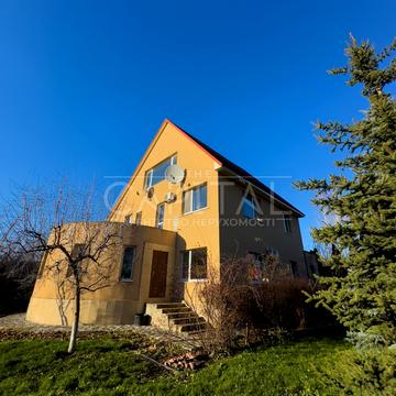 Вишнева вул.