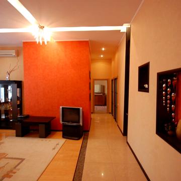 Мала Житомирська вул., 3/4