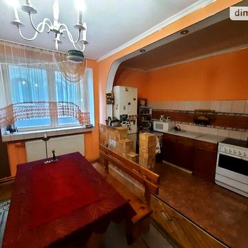 Довгострокова оренда 5к Дім Стефаника вулиця