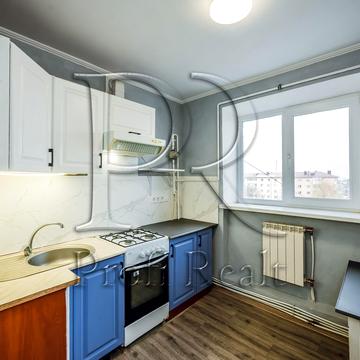 Володимирська вул., 2