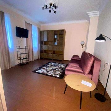 Довгострокова оренда частини будинку в Центрі 4561