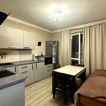 Андрія Аболмасова вул. (Панельна), 7