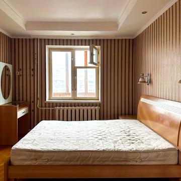 Йорданська вул. (Лайоша Гавро), 14