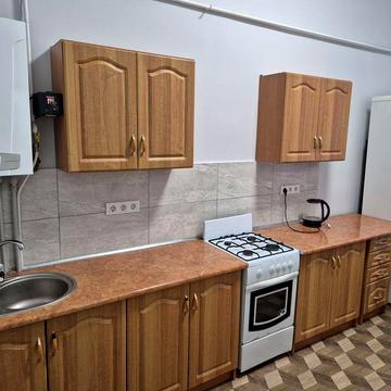 Здається двохкімнатна в тихому центрі міста.