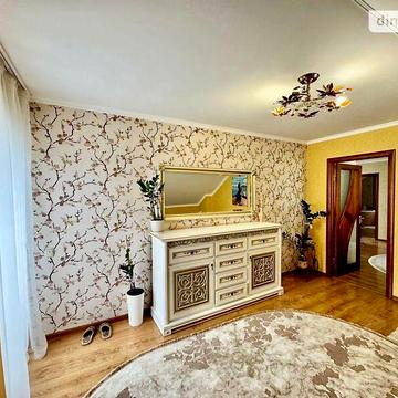 Продаж 4к Дім Незалежності вулиця