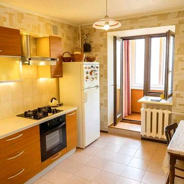 1 кім.квартира 50м., газ, паркінг, дорога червона цегла. Драгоманова.