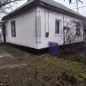 Продам гарний будинок в селі