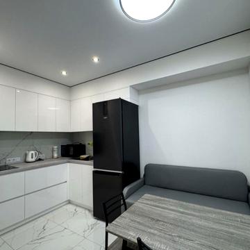 Євро двушка з сучасним ремонтом біля парку і моря