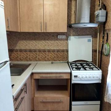 Продам 2 к квартиру. Лівий берег. Жилая. Космет. ремонт.