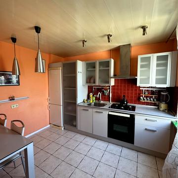 Холодильна вул., 79