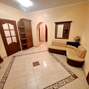 3 кімнатна квартира р-н. вул.Коновальця пл.116 кв.м , 1 поверх високий