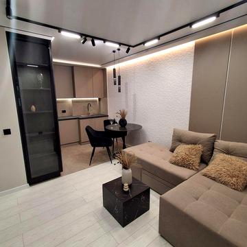 Продаж квартири 2 кім і кухня-студія вул Київська