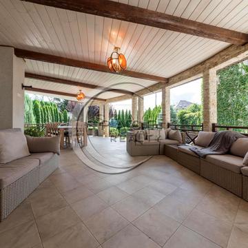 Яслинська вул.