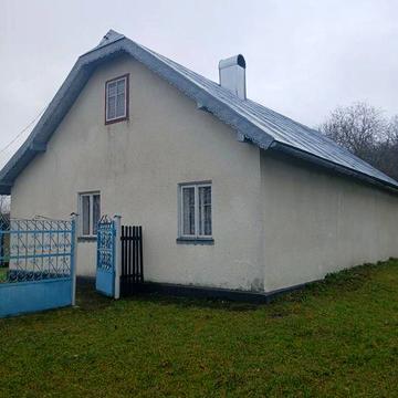 Продається господарство в селі Снячів Сторожинецького району.