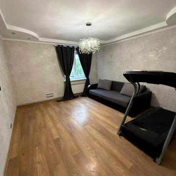 Продам квартиру 80 м2 з євроремонтом в центрі Бородянки