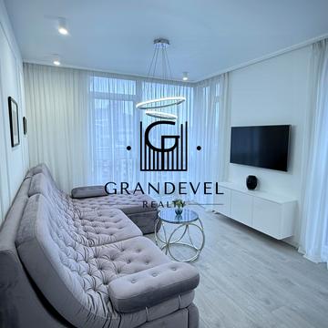 Предславинська вул., 42