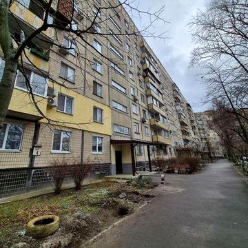 Аренда  3-х комнатной квартиры ! Коммунар! Новокодакский р-н!