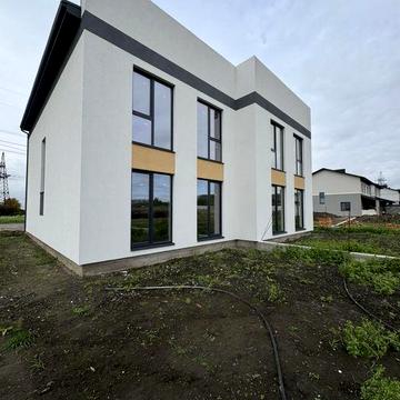 Продаж котеджу в районі Авторинку