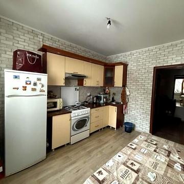 Продаж 3к Квартира Дорошенка вулиця