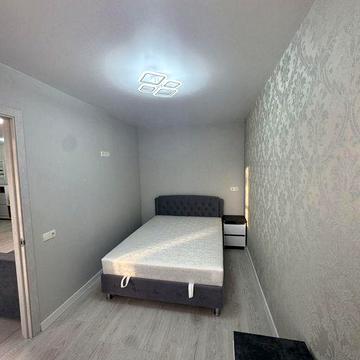 Продам 3-х комнатную светлую квартиру с ремонтом в центре!!!