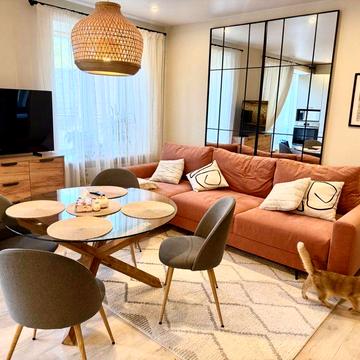 Простора 2кімнатна квартира з кухнею-вітальнею ЖК Чехов парк