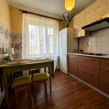 Пропонуємо вам 1 кімнатну квартиру на Озерній!