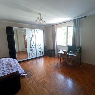 Всього 335дол за м2  Продаж двох будинків за ціною одного недалеко ві