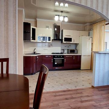 Добровольців вул. (Маршала Говорова), 10г