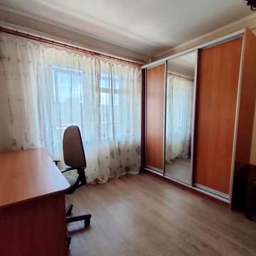 Йорданська вул. (Лайоша Гавро), 4