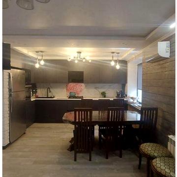 Продам 3 квартиу з гарним ремонтом