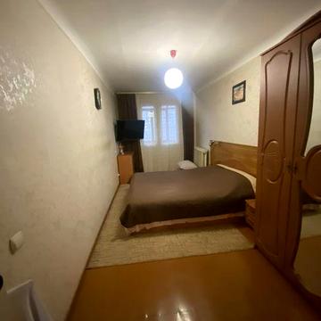 Продам 3 кімнатну квартиру в центрі