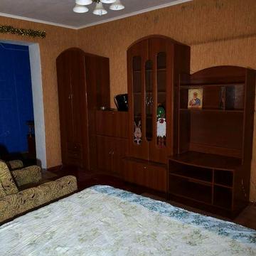 Здам однокімнатну квартиру на першому поверсі з балконом. На 173 кв