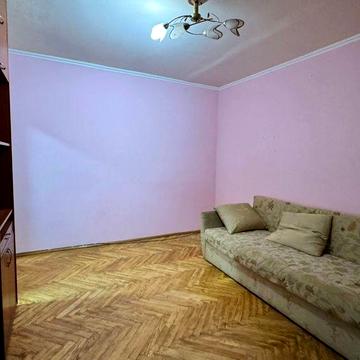 Продається приватизована однокімнатна квартира