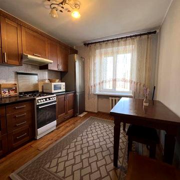 Затишна та світла 3к квартира в МЖК