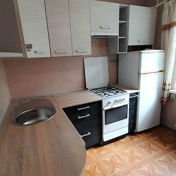 Камянська вул. (Дніпродзержинська), 120