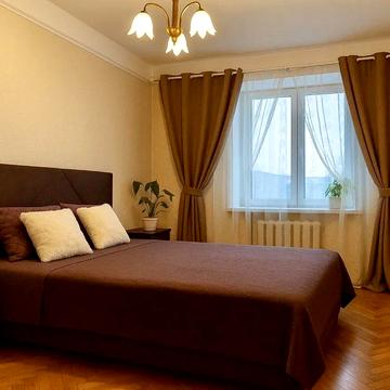 Гусовського вул., 1