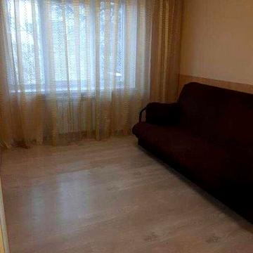 Продам 1 комнатную  квартиру ,Харьковских Дивизий 19/