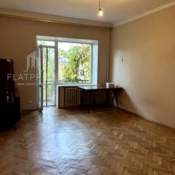 Богдана Хмельницького вул., 68