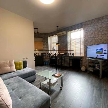 Шовковична вул., 18-Б