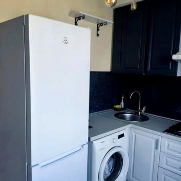 Чорнобильська вул., 10