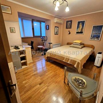 Продам 4 кімнатну квартиру вул. Бойчука 34а